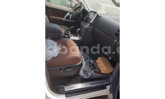 Gura Imported Toyota Land Cruiser Brown Imodoka i Import - Dubai mu Uganda Gura Imported Toyota Land Cruiser Brown Imodoka i Import - Dubai mu Uganda