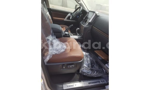 Gura Imported Toyota Land Cruiser Brown Imodoka i Import - Dubai mu Uganda Gura Imported Toyota Land Cruiser Brown Imodoka i Import - Dubai mu Uganda