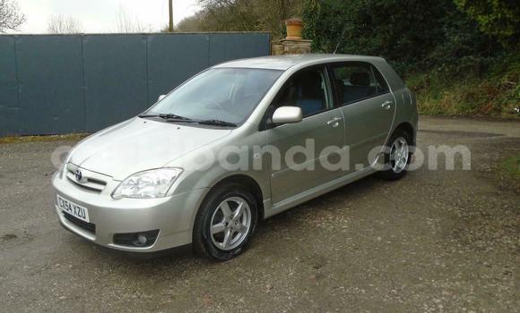 Gura Yakoze Toyota Corolla Silver Imodoka i Kampala mu Uganda Gura Yakoze Toyota Corolla Silver Imodoka i Kampala mu Uganda