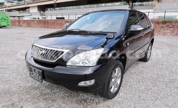 Gura Yakoze Toyota Harrier Black Imodoka i Kampala mu Uganda Gura Yakoze Toyota Harrier Black Imodoka i Kampala mu Uganda