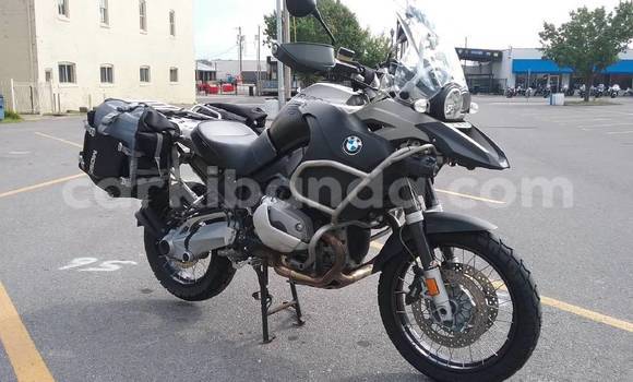 Gura Yakoze BMW R 1200 GS Beige Bike i Kampala mu Uganda Gura Yakoze BMW R 1200 GS Beige Bike i Kampala mu Uganda