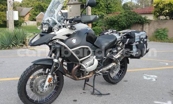 Gura Yakoze BMW R 1200 GS Beige Bike i Kampala mu Uganda Gura Yakoze BMW R 1200 GS Beige Bike i Kampala mu Uganda