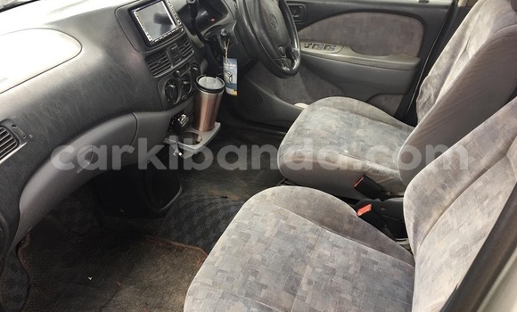 Acheter Occasion Voiture Toyota Raum Gris à Kampala, Ouganda Acheter Occasion Voiture Toyota Raum Gris à Kampala, Ouganda