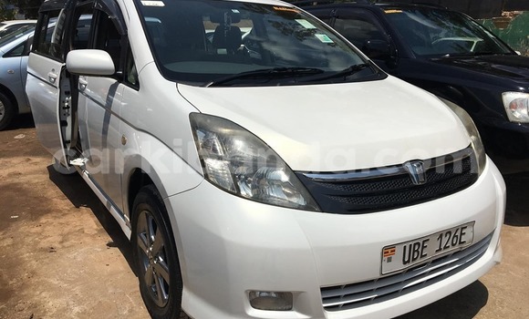 Acheter Occasion Voiture Toyota ISis Blanc à Kampala, Ouganda Acheter Occasion Voiture Toyota ISis Blanc à Kampala, Ouganda