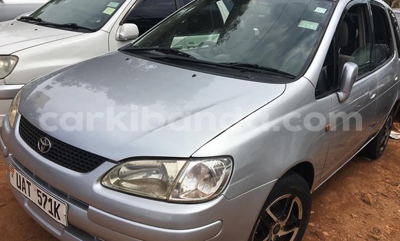 Acheter Occasion Voiture Toyota Spacio Gris à Kampala, Ouganda Acheter Occasion Voiture Toyota Spacio Gris à Kampala, Ouganda