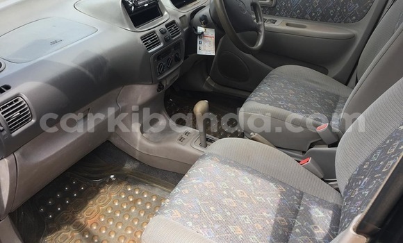 Acheter Occasion Voiture Toyota Spacio Gris à Kampala, Ouganda Acheter Occasion Voiture Toyota Spacio Gris à Kampala, Ouganda