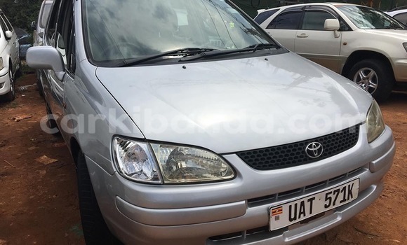 Acheter Occasion Voiture Toyota Spacio Gris à Kampala, Ouganda Acheter Occasion Voiture Toyota Spacio Gris à Kampala, Ouganda