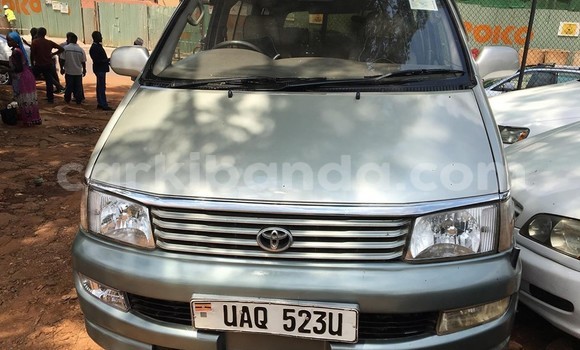 Acheter Occasion Voiture Toyota Regius Gris à Kampala, Ouganda Acheter Occasion Voiture Toyota Regius Gris à Kampala, Ouganda