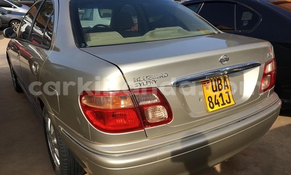 Acheter Occasion Voiture Nissan Bluebird Beige à Kampala, Ouganda Acheter Occasion Voiture Nissan Bluebird Beige à Kampala, Ouganda