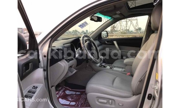 Buy Import Toyota Highlander Other Car in Import - Dubai in Uganda Buy Import Toyota Highlander Other Car in Import - Dubai in Uganda