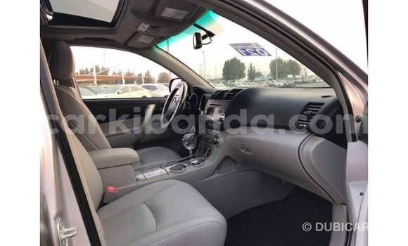 Buy Import Toyota Highlander Other Car in Import - Dubai in Uganda Buy Import Toyota Highlander Other Car in Import - Dubai in Uganda
