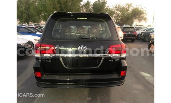 Gura Imported Toyota Land Cruiser Black Imodoka i Import - Dubai mu Uganda Gura Imported Toyota Land Cruiser Black Imodoka i Import - Dubai mu Uganda