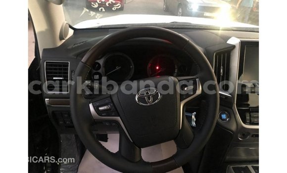 Gura Imported Toyota Land Cruiser Black Imodoka i Import - Dubai mu Uganda Gura Imported Toyota Land Cruiser Black Imodoka i Import - Dubai mu Uganda