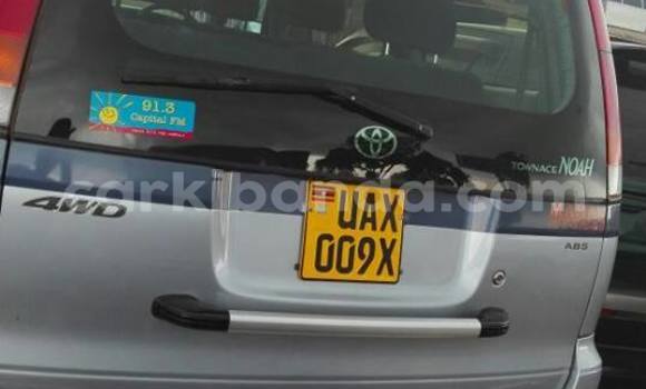 Nunua Ilio tumika Toyota Noah Nyeusi Gari ndani ya Kampala nchini Uganda Nunua Ilio tumika Toyota Noah Nyeusi Gari ndani ya Kampala nchini Uganda