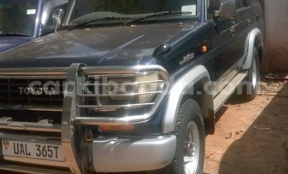 Nunua Ilio tumika Toyota Noah Nyeusi Gari ndani ya Kampala nchini Uganda Nunua Ilio tumika Toyota Noah Nyeusi Gari ndani ya Kampala nchini Uganda