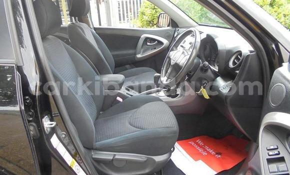 Nunua Ilio tumika Toyota RAV4 Nyingine Gari ndani ya Kampala nchini Uganda Nunua Ilio tumika Toyota RAV4 Nyingine Gari ndani ya Kampala nchini Uganda