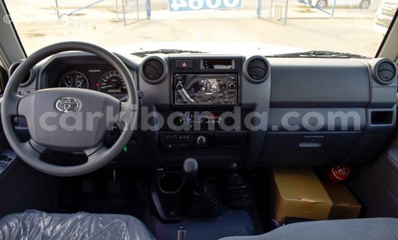 Buy Import Toyota Land Cruiser Beige Car in Import - Dubai in Uganda Buy Import Toyota Land Cruiser Beige Car in Import - Dubai in Uganda