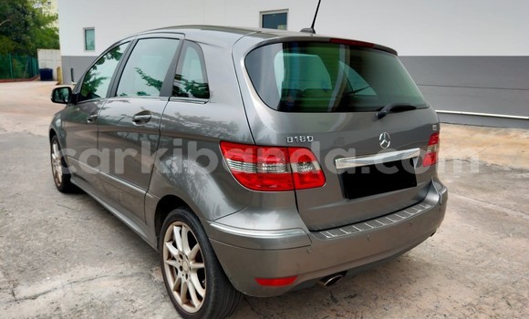 Acheter Occasion Voiture Mercedes‒Benz W186 Gris à Kampala, Ouganda Acheter Occasion Voiture Mercedes‒Benz W186 Gris à Kampala, Ouganda