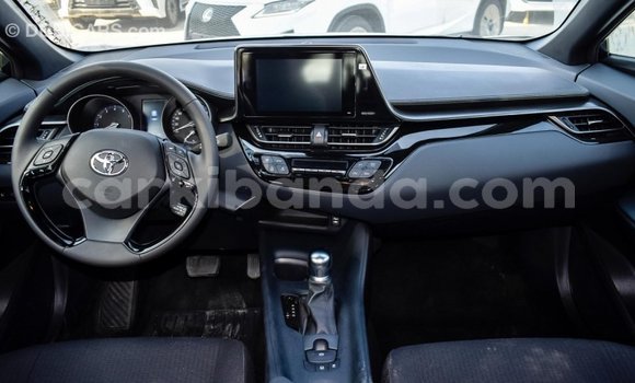 Acheter Import Voiture Toyota C-HR Autre à Import - Dubai, Ouganda Acheter Import Voiture Toyota C-HR Autre à Import - Dubai, Ouganda