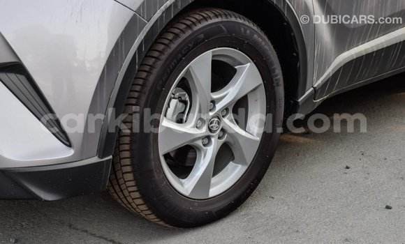 Acheter Import Voiture Toyota C-HR Autre à Import - Dubai, Ouganda Acheter Import Voiture Toyota C-HR Autre à Import - Dubai, Ouganda