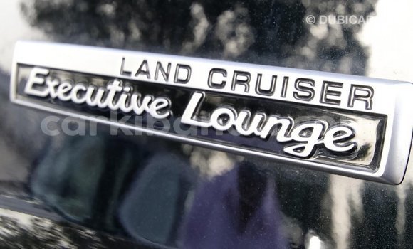 Acheter Import Voiture Toyota Land Cruiser Noir à Import - Dubai, Ouganda Acheter Import Voiture Toyota Land Cruiser Noir à Import - Dubai, Ouganda