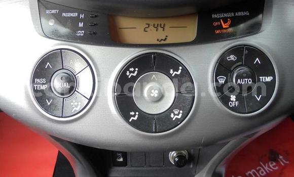 Nunua Ilio tumika Toyota RAV4 Nyingine Gari ndani ya Kampala nchini Uganda Nunua Ilio tumika Toyota RAV4 Nyingine Gari ndani ya Kampala nchini Uganda