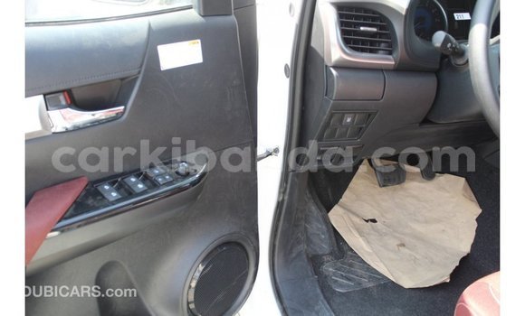 Gura Imported Toyota Hilux White Imodoka i Import - Dubai mu Uganda Gura Imported Toyota Hilux White Imodoka i Import - Dubai mu Uganda