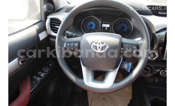 Gura Imported Toyota Hilux White Imodoka i Import - Dubai mu Uganda Gura Imported Toyota Hilux White Imodoka i Import - Dubai mu Uganda