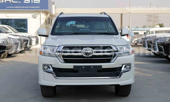 Gura Imported Toyota Land Cruiser White Imodoka i Import - Dubai mu Uganda Gura Imported Toyota Land Cruiser White Imodoka i Import - Dubai mu Uganda