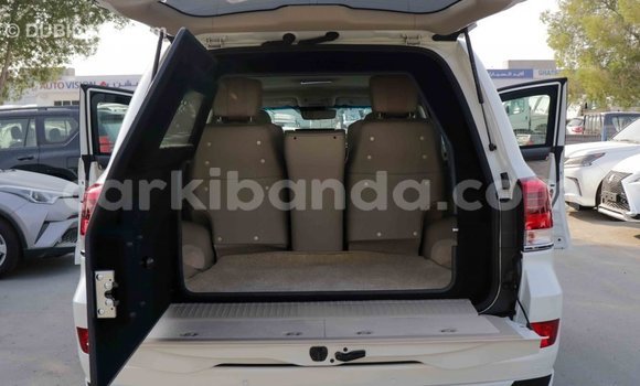 Gura Imported Toyota Land Cruiser White Imodoka i Import - Dubai mu Uganda Gura Imported Toyota Land Cruiser White Imodoka i Import - Dubai mu Uganda
