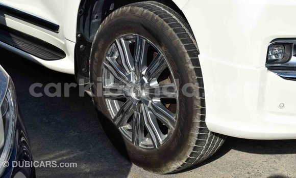 Gura Imported Toyota Land Cruiser White Imodoka i Import - Dubai mu Uganda Gura Imported Toyota Land Cruiser White Imodoka i Import - Dubai mu Uganda
