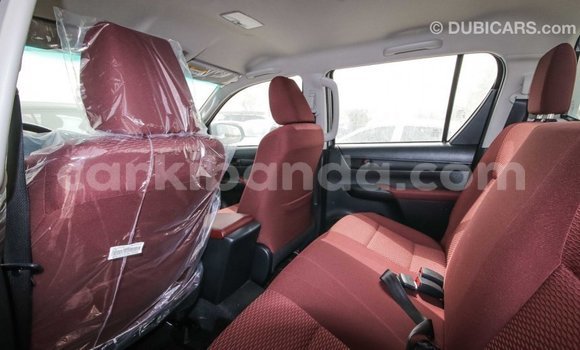 Nunua Imported Toyota Hilux Nyingine Gari ndani ya Import - Dubai nchini Uganda Nunua Imported Toyota Hilux Nyingine Gari ndani ya Import - Dubai nchini Uganda