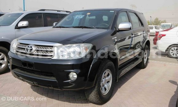 Nunua Imported Toyota Fortuner Nyeusi Gari ndani ya Import - Dubai nchini Uganda Nunua Imported Toyota Fortuner Nyeusi Gari ndani ya Import - Dubai nchini Uganda