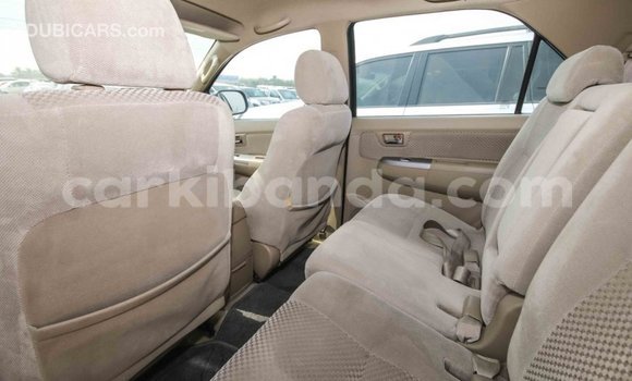 Nunua Imported Toyota Fortuner Nyeusi Gari ndani ya Import - Dubai nchini Uganda Nunua Imported Toyota Fortuner Nyeusi Gari ndani ya Import - Dubai nchini Uganda