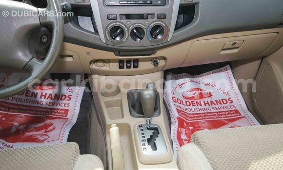 Nunua Imported Toyota Fortuner Nyeusi Gari ndani ya Import - Dubai nchini Uganda Nunua Imported Toyota Fortuner Nyeusi Gari ndani ya Import - Dubai nchini Uganda