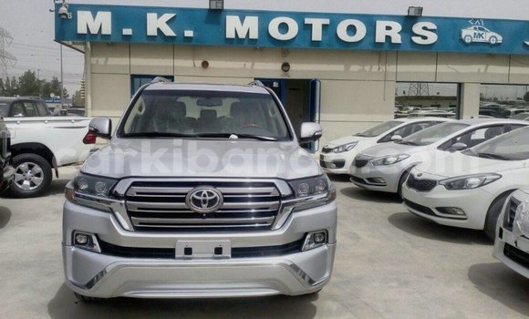 Acheter Import Voiture Toyota Land Cruiser Autre à Import - Dubai, Ouganda Acheter Import Voiture Toyota Land Cruiser Autre à Import - Dubai, Ouganda