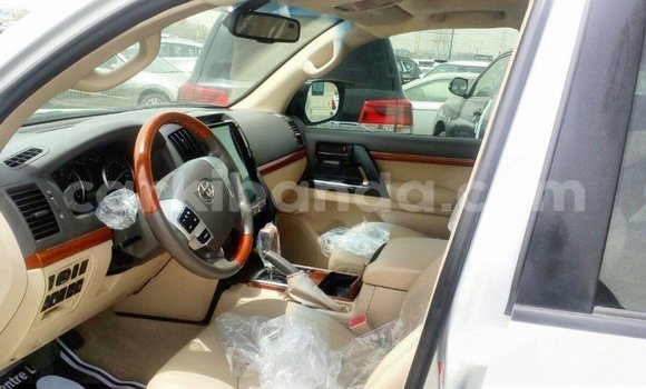 Acheter Import Voiture Toyota Land Cruiser Autre à Import - Dubai, Ouganda Acheter Import Voiture Toyota Land Cruiser Autre à Import - Dubai, Ouganda