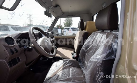 Nunua Imported Toyota Land Cruiser Beige Gari ndani ya Import - Dubai nchini Uganda Nunua Imported Toyota Land Cruiser Beige Gari ndani ya Import - Dubai nchini Uganda