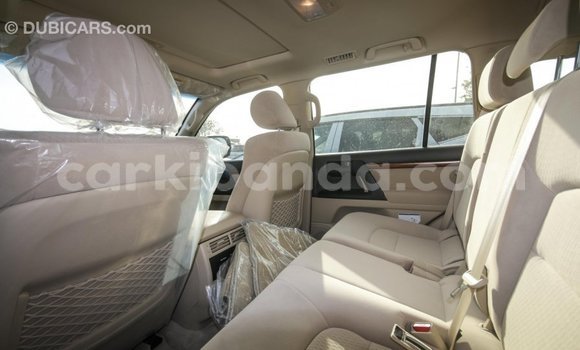 Gura Imported Toyota Land Cruiser Black Imodoka i Import - Dubai mu Uganda Gura Imported Toyota Land Cruiser Black Imodoka i Import - Dubai mu Uganda