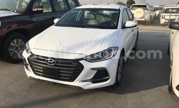 Nunua Imported Hyundai Elantra Nyeupe Gari ndani ya Import - Dubai nchini Uganda Nunua Imported Hyundai Elantra Nyeupe Gari ndani ya Import - Dubai nchini Uganda