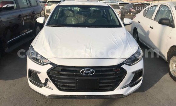 Nunua Imported Hyundai Elantra Nyeupe Gari ndani ya Import - Dubai nchini Uganda Nunua Imported Hyundai Elantra Nyeupe Gari ndani ya Import - Dubai nchini Uganda