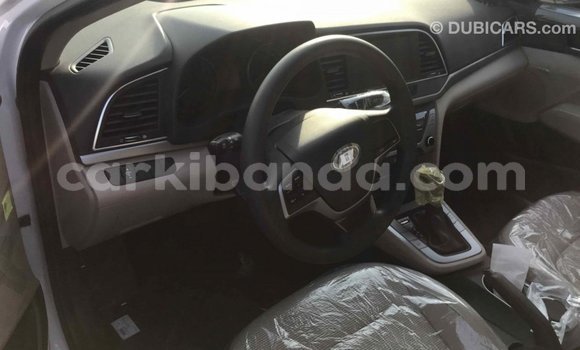 Nunua Imported Hyundai Elantra Nyeupe Gari ndani ya Import - Dubai nchini Uganda Nunua Imported Hyundai Elantra Nyeupe Gari ndani ya Import - Dubai nchini Uganda