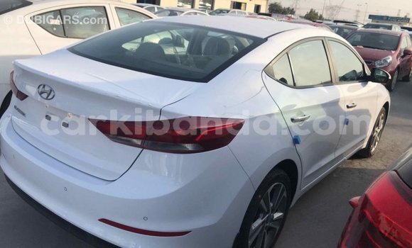 Nunua Imported Hyundai Elantra Nyeupe Gari ndani ya Import - Dubai nchini Uganda Nunua Imported Hyundai Elantra Nyeupe Gari ndani ya Import - Dubai nchini Uganda