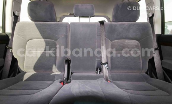 Acheter Import Voiture Toyota Land Cruiser Blanc à Import - Dubai, Ouganda Acheter Import Voiture Toyota Land Cruiser Blanc à Import - Dubai, Ouganda