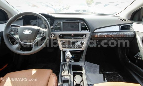 Nunua Imported Hyundai Sonata Nyeupe Gari ndani ya Import - Dubai nchini Uganda Nunua Imported Hyundai Sonata Nyeupe Gari ndani ya Import - Dubai nchini Uganda