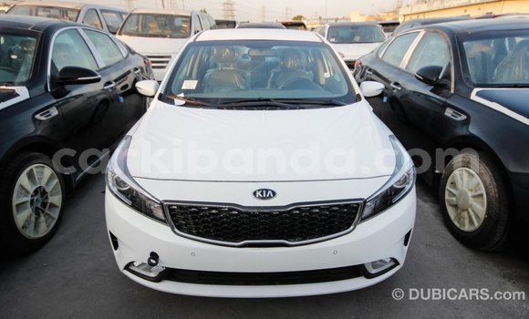 Acheter Import Voiture Kia Cerato Blanc à Import - Dubai, Ouganda Acheter Import Voiture Kia Cerato Blanc à Import - Dubai, Ouganda