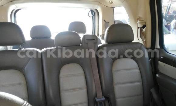 Buy Used Ford Explorer White Car in Kampala in Uganda Buy Used Ford Explorer White Car in Kampala in Uganda