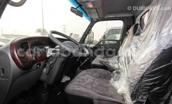 Acheter Import Utilitaire Hyundai Chorus Blanc à Import - Dubai, Ouganda Acheter Import Utilitaire Hyundai Chorus Blanc à Import - Dubai, Ouganda