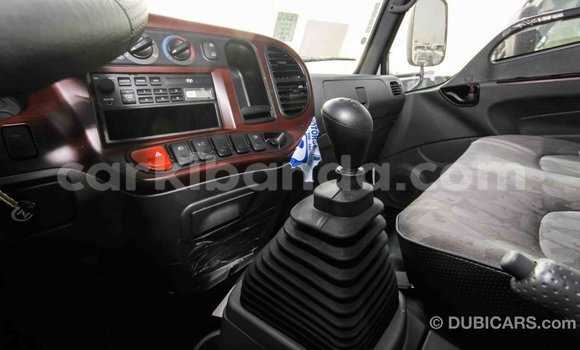 Acheter Import Utilitaire Hyundai Chorus Blanc à Import - Dubai, Ouganda Acheter Import Utilitaire Hyundai Chorus Blanc à Import - Dubai, Ouganda