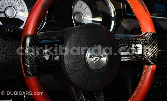 Acheter Import Voiture Ford Mustang Rouge à Import - Dubai, Ouganda Acheter Import Voiture Ford Mustang Rouge à Import - Dubai, Ouganda
